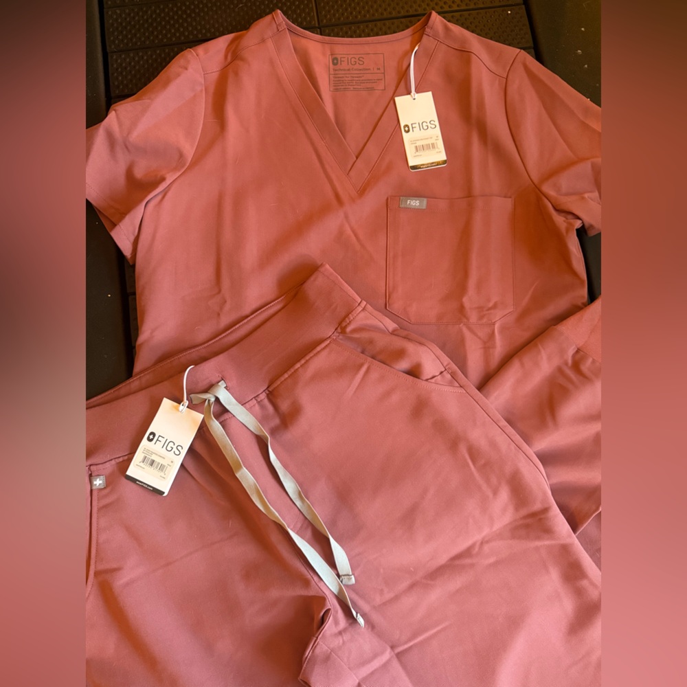 Figs Dusty Rose Mauve Scrub Ensemble